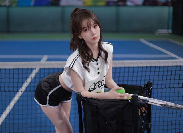 2025 美女黄金大片视频免费看