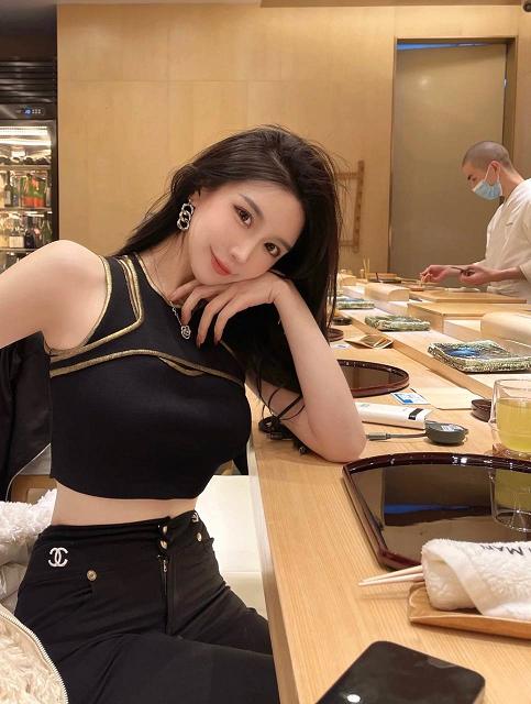 裸体女兵36姿