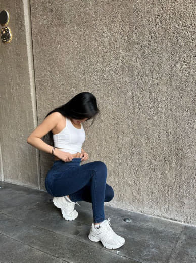 高压监狱丽贝卡叫什么