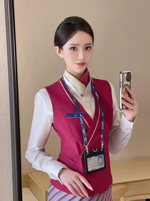 商务旅行中戴绿色帽子的女老板同房 第9季
