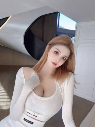 啄木鸟高压监狱女主角叫啥