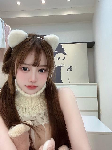 边摸边吃奶边做视频床戏 第5季